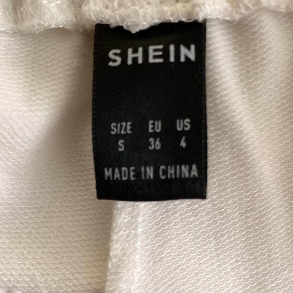 Shein white women shorts 🩳 size small - Picture 4 of 5